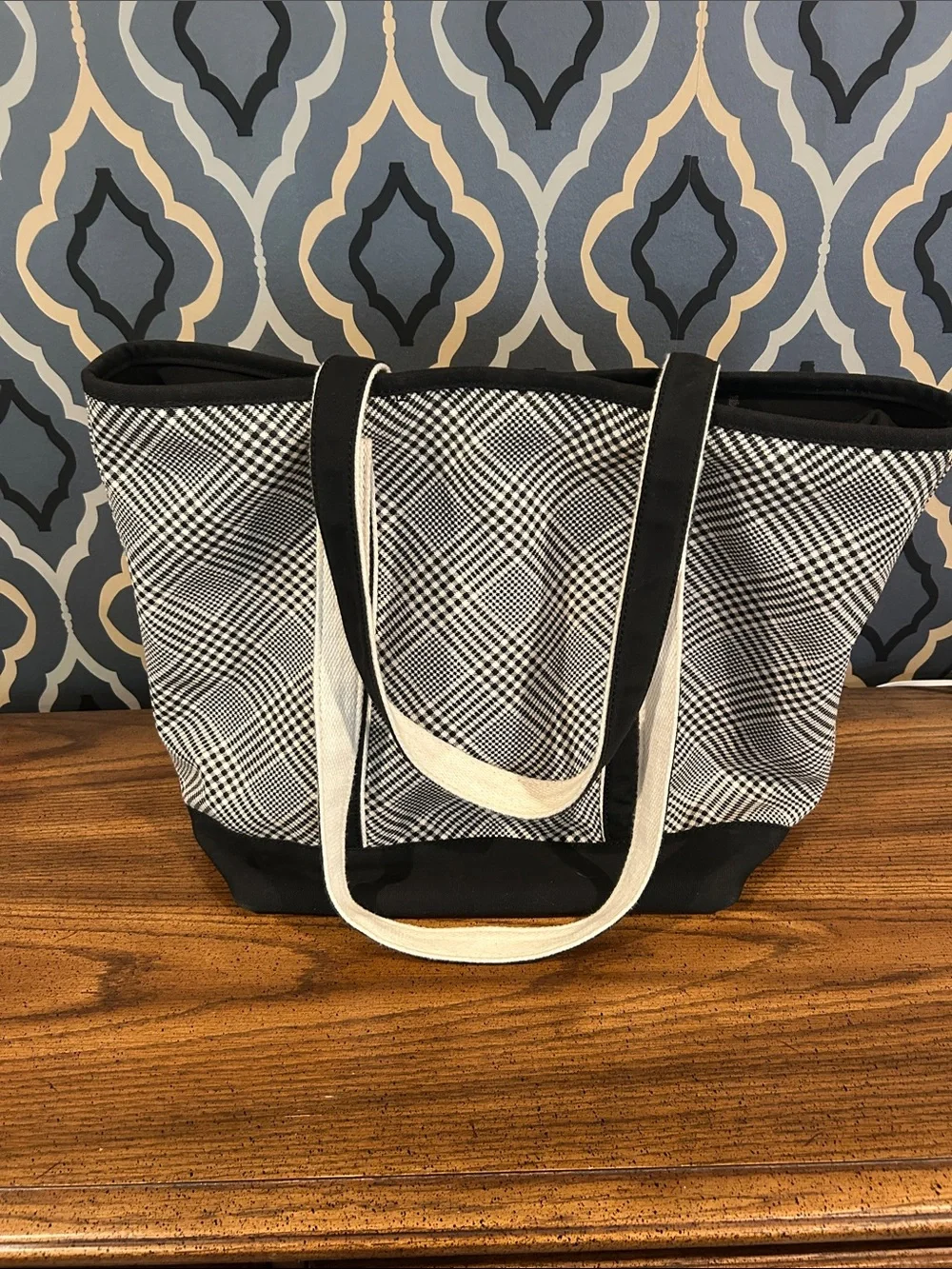 Lands' End Large Black and White Plaid Canvas Tote with long Straps with Zipper - Picture 3 of 6